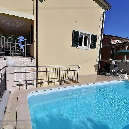 Aurelia Mit Privatem Pool In Porec' 別荘 *